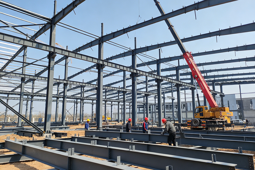 甘肃钢结构：高空作业与吊装施工的安全风险防控